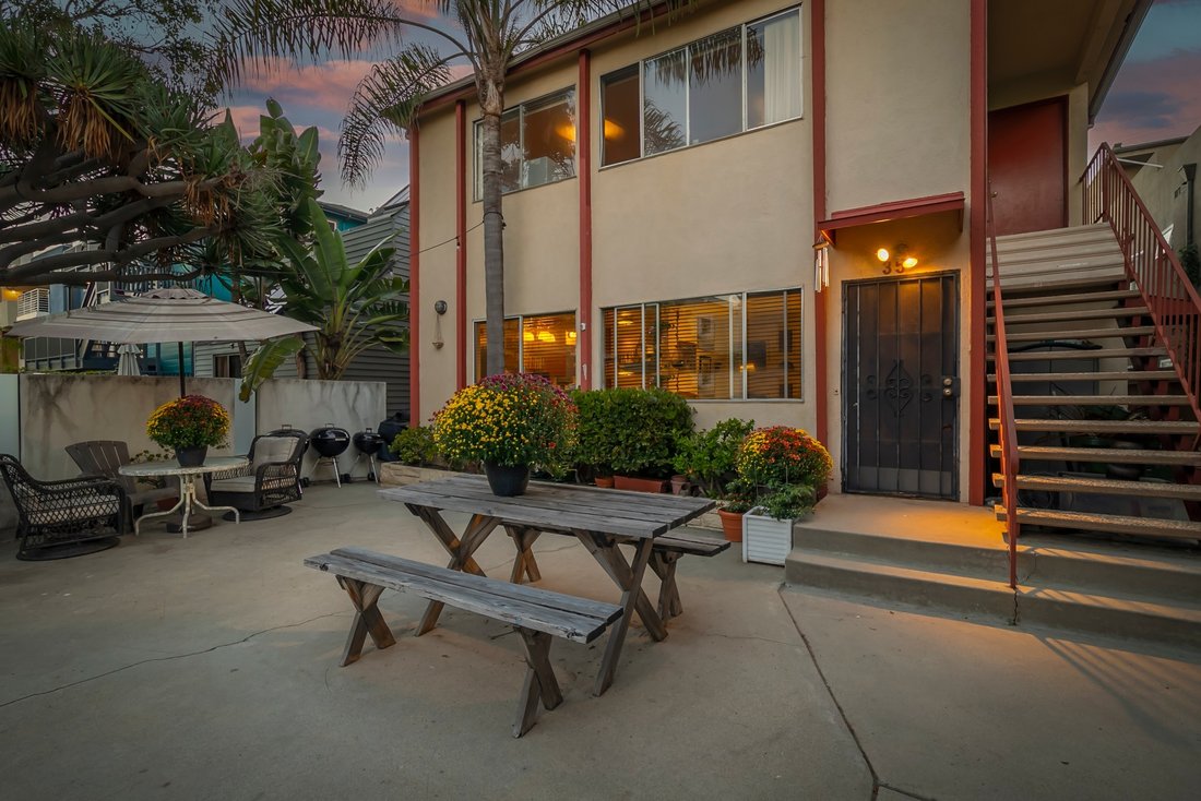 35 Buccaneer St In Marina Del Rey, California, United States For Sale