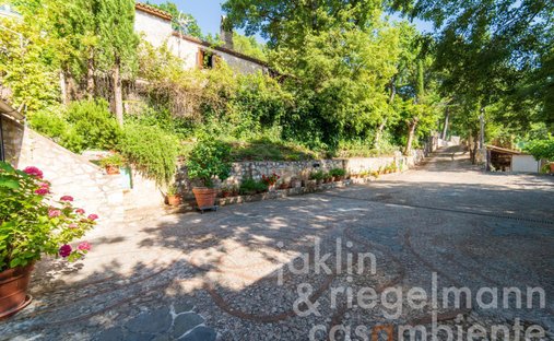 Castle for Sale in Trevi, Umbria, Italy