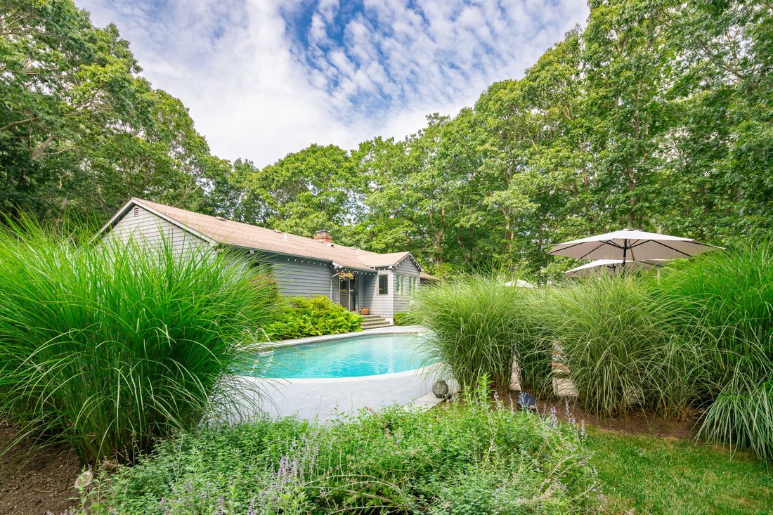 16 Great Circle Drive, In Shelter Island Heights, New York, United