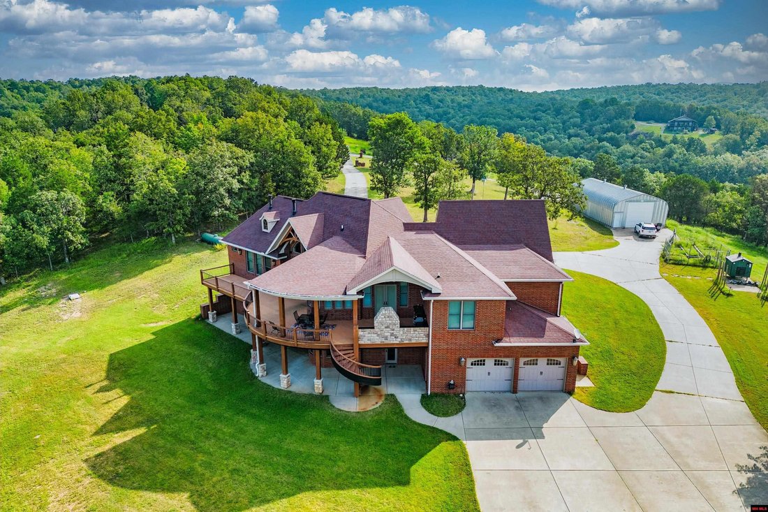 6 Bedrooms Single Family Detached In Yellville, Arkansas, United States For Sale (13220662)