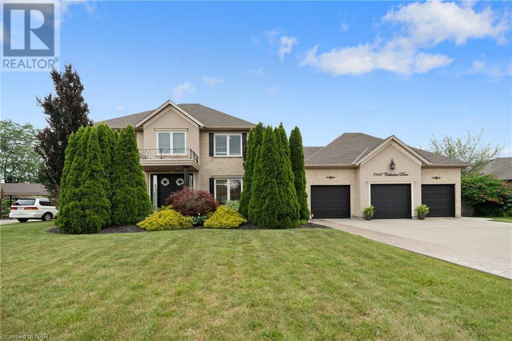 Custom Home In Prestigious Mount Carmel In Niagara Falls, Ontario