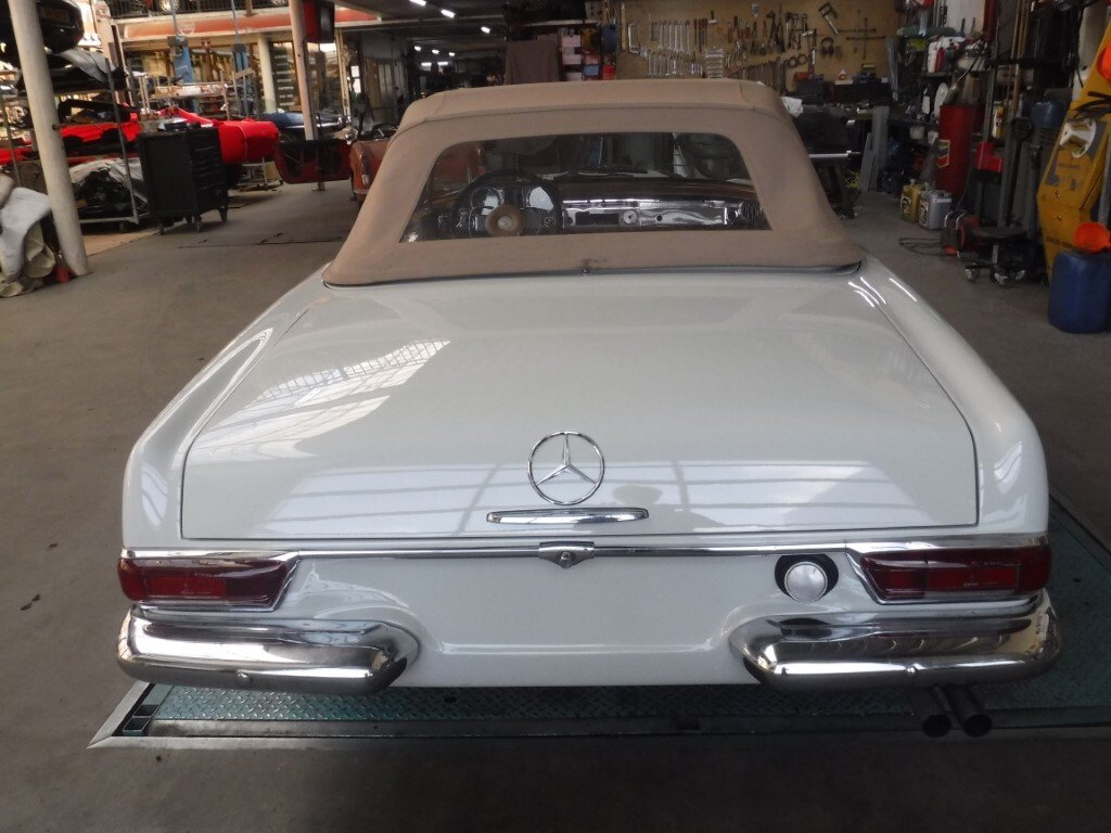 Cabriolet in De Lier, South Holland, Netherlands 5 - 13224680
