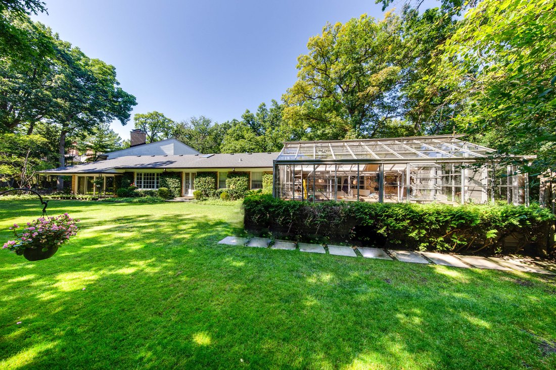 10 N Mayflower Road In Lake Forest, Il, United States For Sale (13150781)