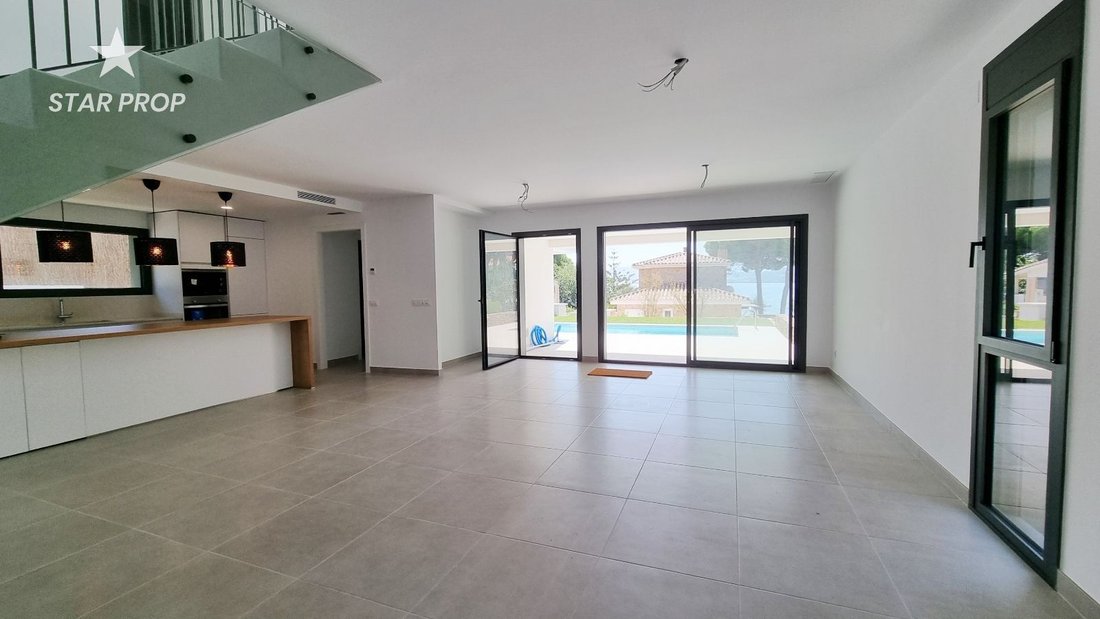 Llançà Villa In Llançà, Catalonia, Spain For Sale (13223846)