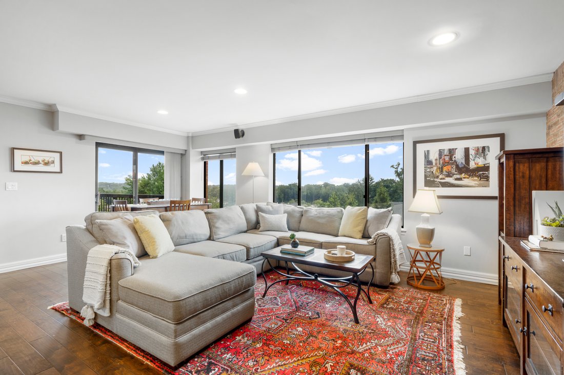 Stunning 2 Bedroom, 2 Bathroom Condo In Scarsdale, New York, United