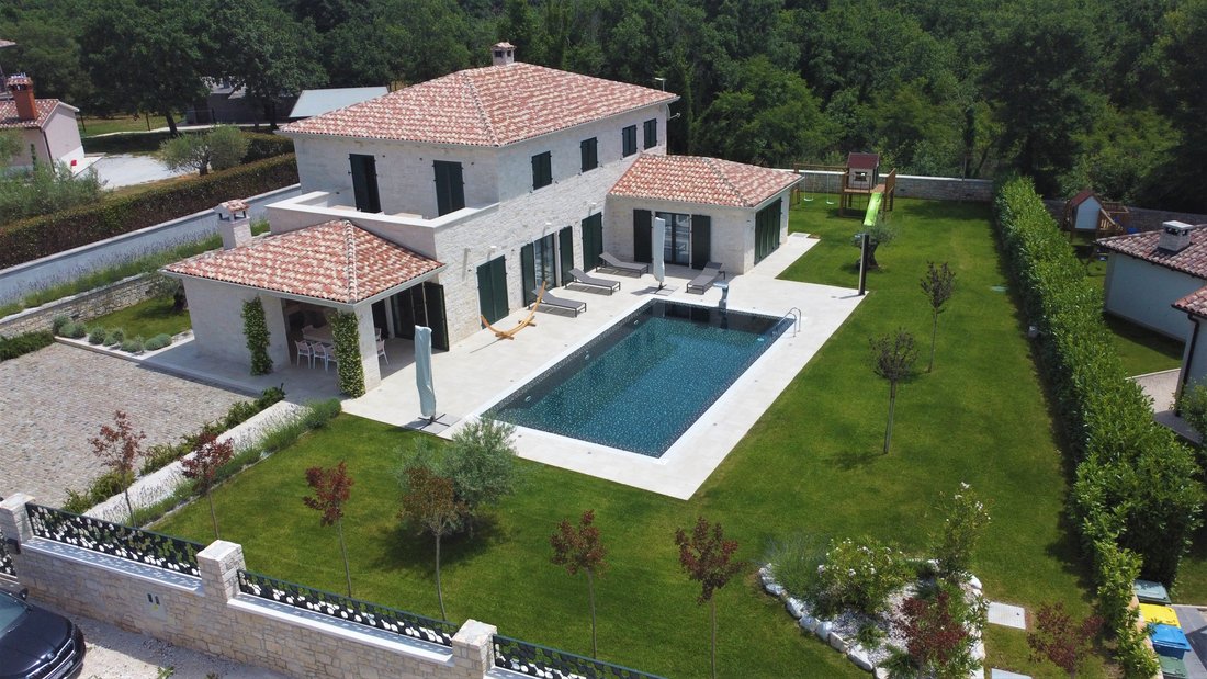 A Modern Stone Villa With A Swimming Pool And In Poreč, Istria County