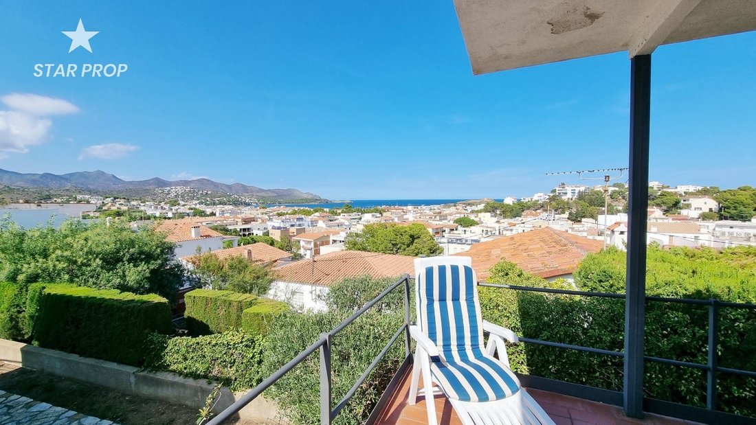 Llançà Villa In Llançà, Catalonia, Spain For Sale (13225787)