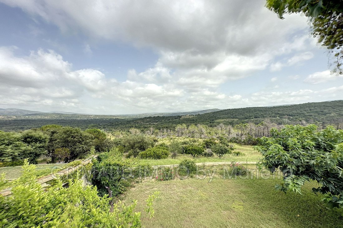 Belle Proprieté Au Calme Avec Vue Mer, Unique En Son Genre In La Mole
