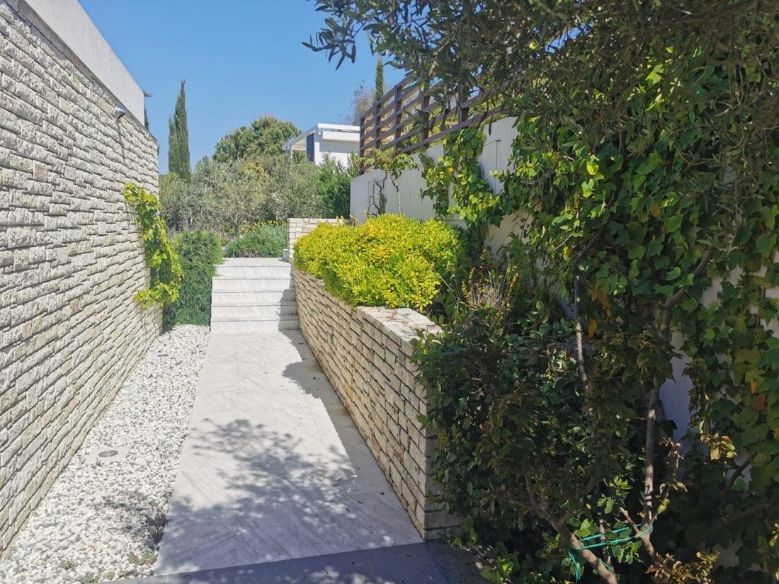 Beautiful view of Luxury Apartment Living With 3 Bedrooms