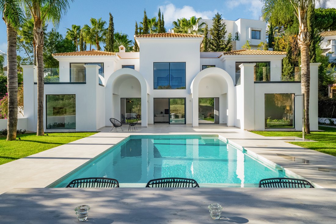 Villa in El Paraíso, Benahavis, Spain 2 - 13226947