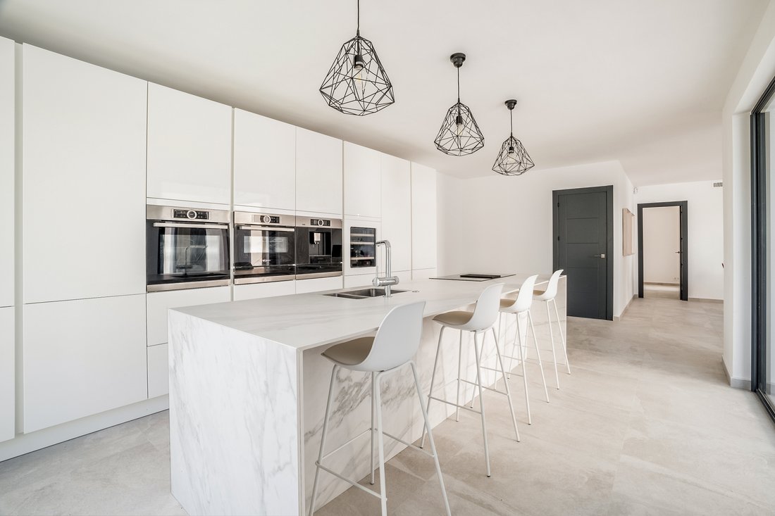 Villa in El Paraíso, Benahavis, Spain 5 - 13226947