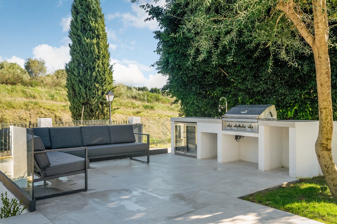 Villa in El Paraíso, Benahavis, Spain 4 - 13226947