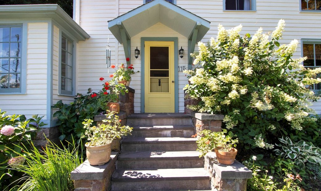 19th Century Home With Hudson River Views In Nyack, New York, United