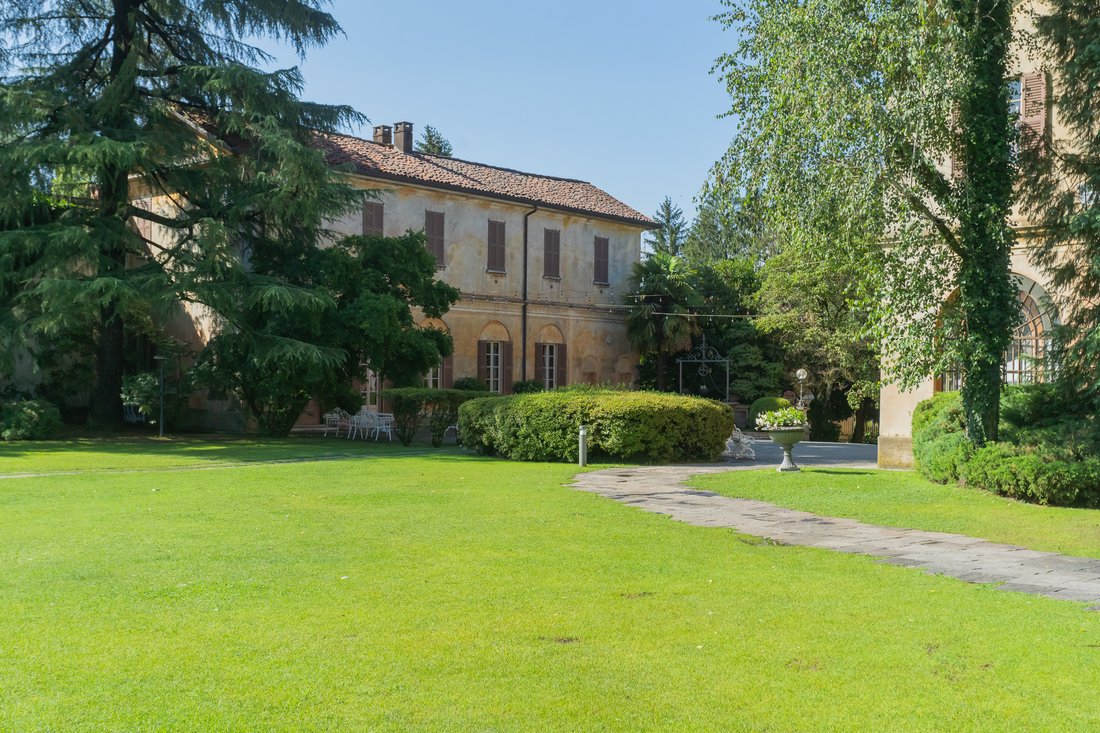 Villa in Tradate, Lombardy, Italy 3 - 13230251
