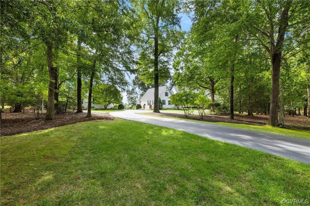 Custom Retreat On 4.5 Acres In The Meadows In Manakin, Virginia, United