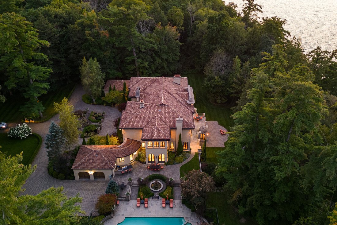 Executive Estate Lake Simcoe In Innisfil, Ontario, Canada For Sale