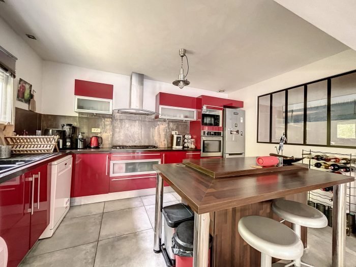 Mérignac Plain Pied In Mérignac, Nouvelle Aquitaine, France For Sale