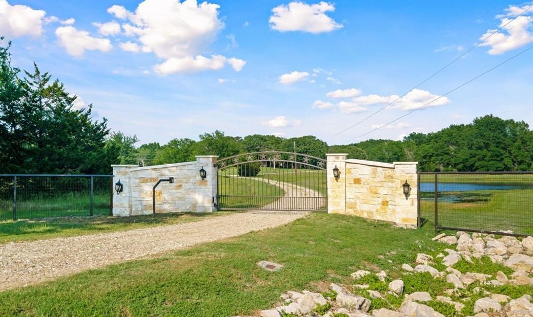 Private Ranch On 42 Gated Acres In Quinlan, Tx, United States For Sale