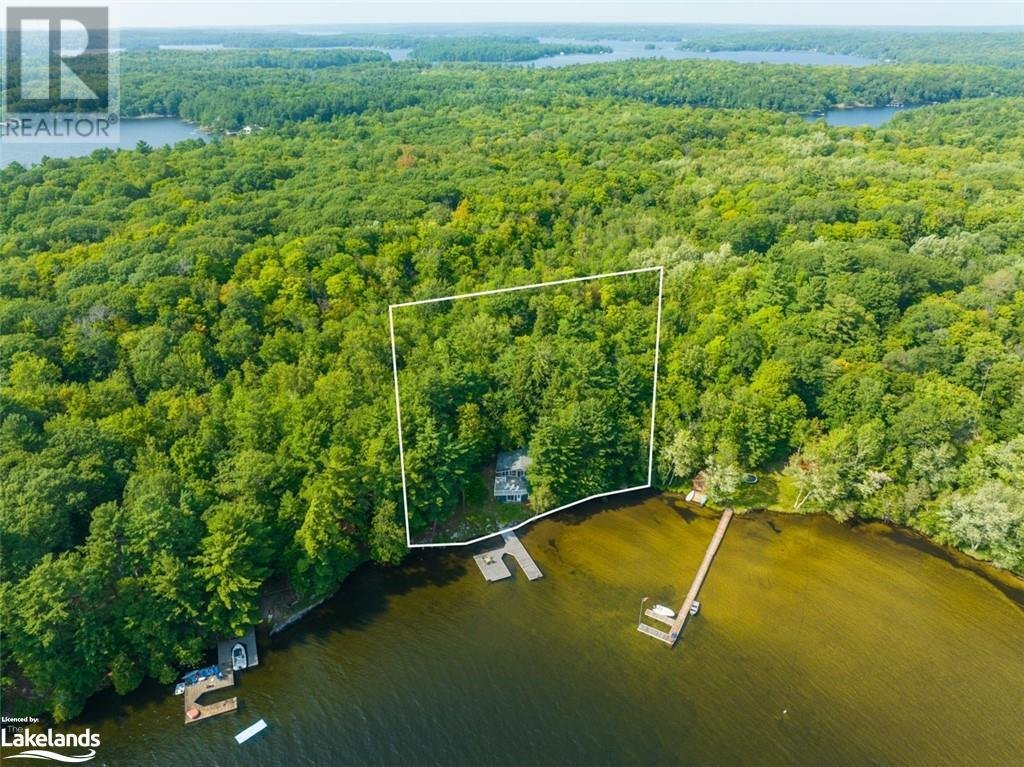 Idyllic Family Cottage In Exclusive Location In Port Carling, Ontario