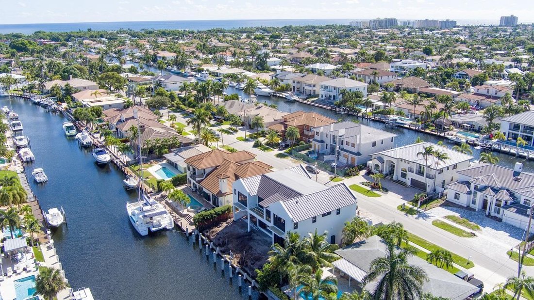 New Farmhouse Modern Deepwater In Lighthouse Point, Florida, United