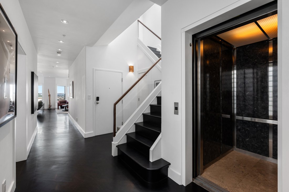 View Penthouse Atop Duboce Triangle In San Francisco, California