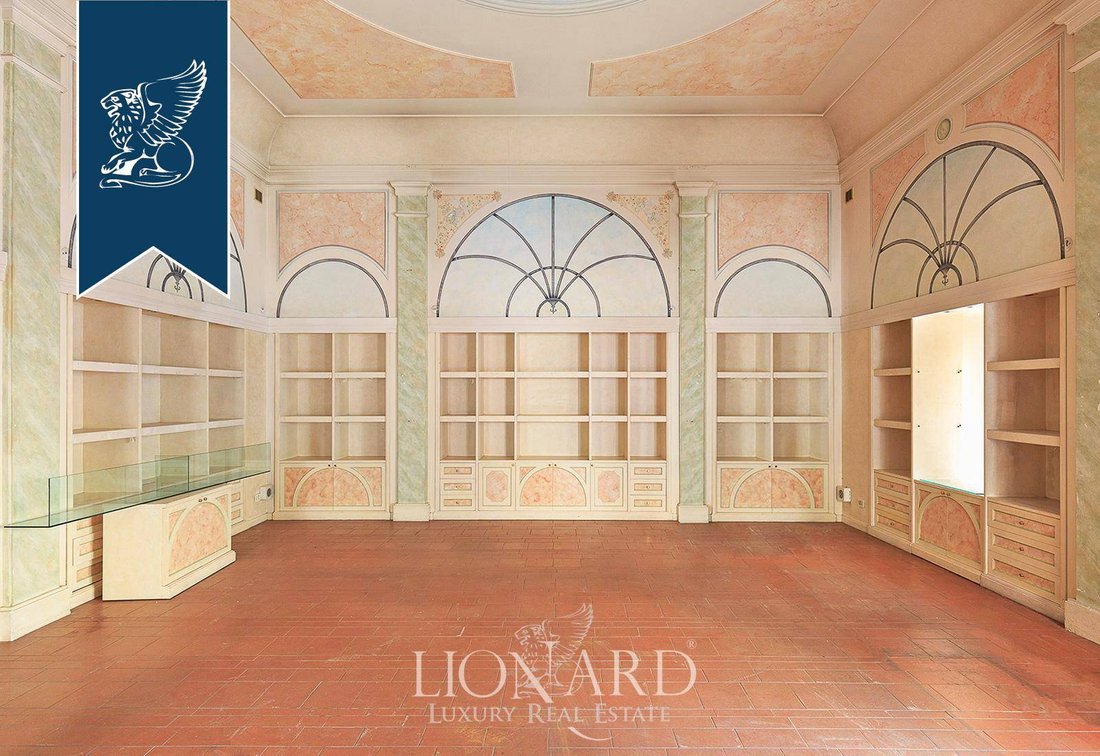 Villa in Historic Center, Brescia, Lombardy 1 - 13236344