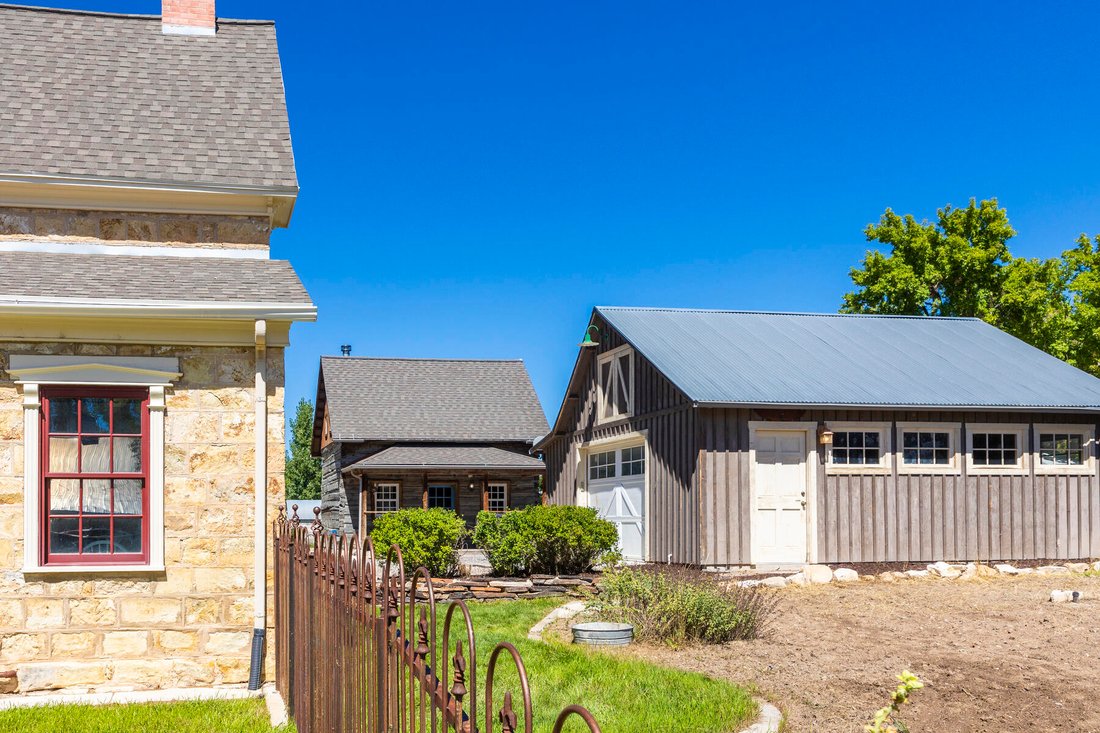 Historic Farmhouse, Barn & Acreage In Popular In Chester, Utah, United