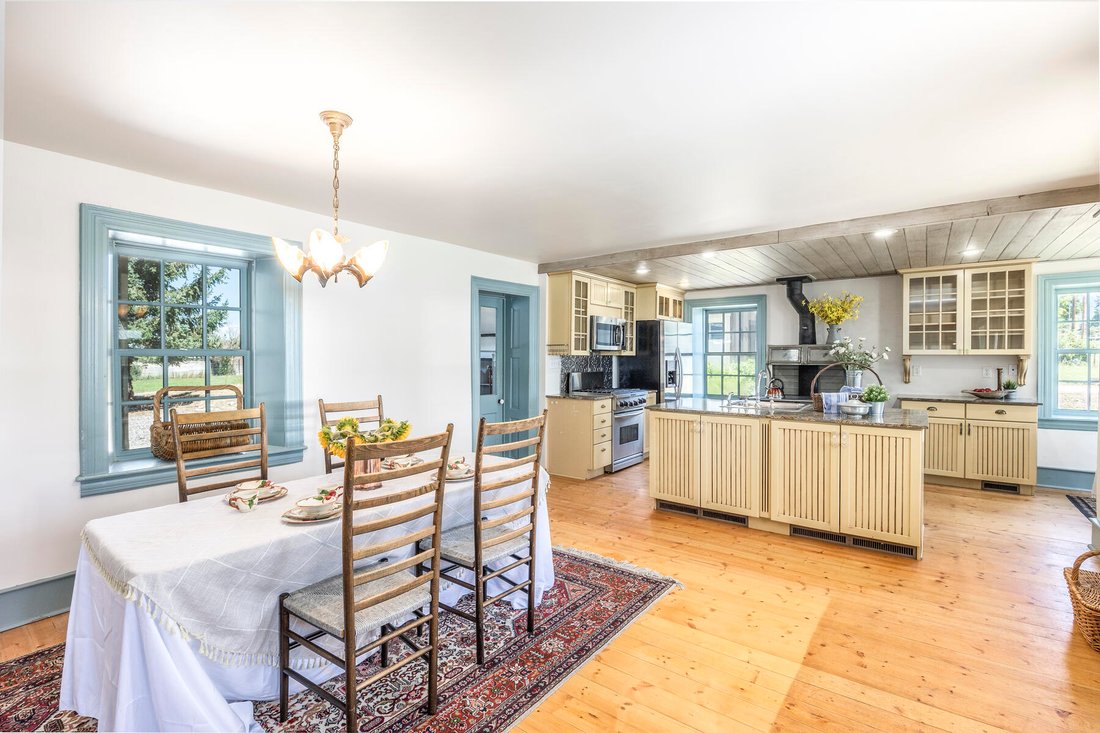 Historic Farmhouse, Barn & Acreage In Popular In Chester, Utah, United