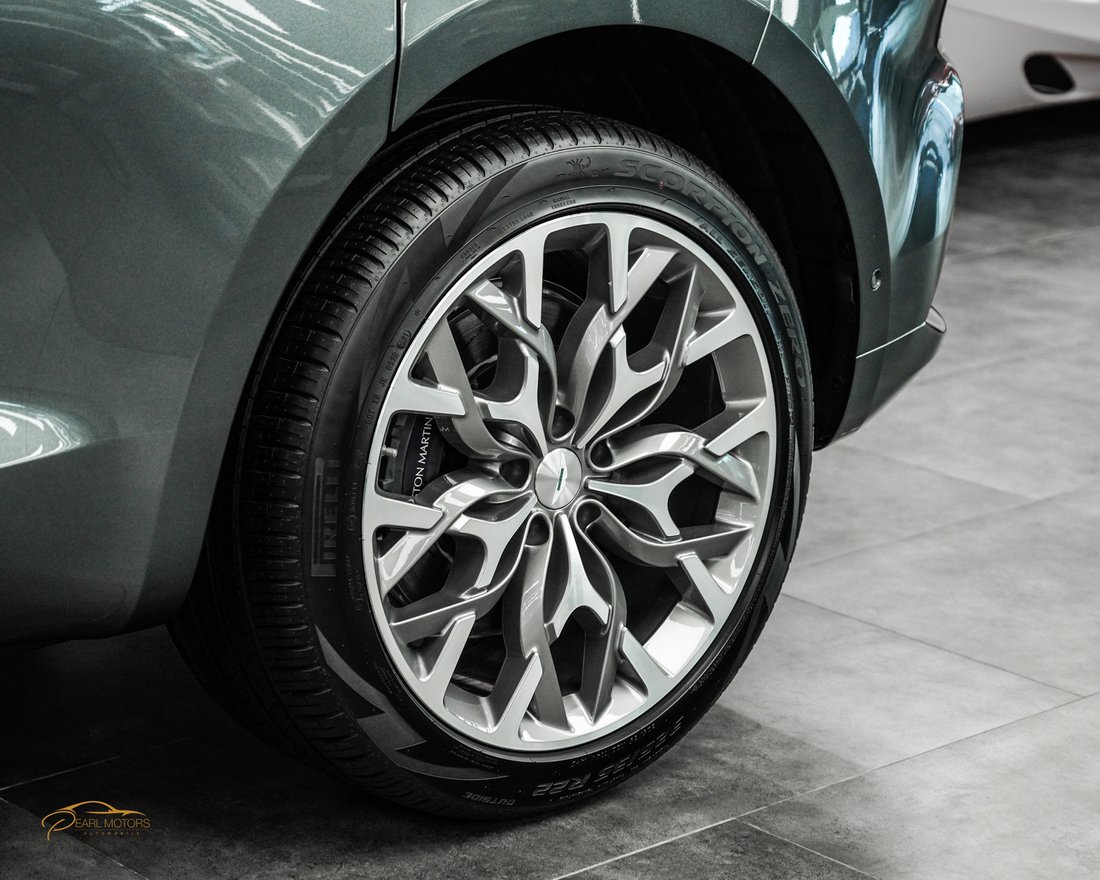 Suv in Dubai, Dubai, United Arab Emirates 5 - 13243637