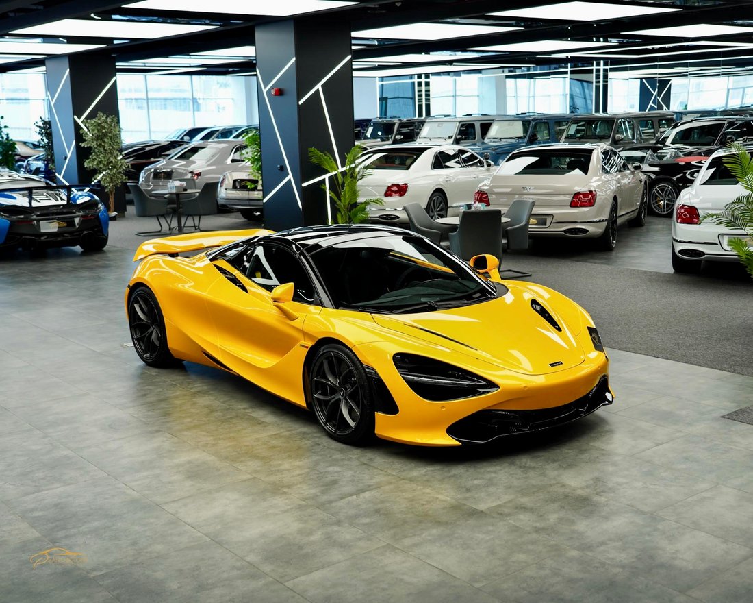 Cabriolet in Dubai, Dubai, United Arab Emirates 3 - 13243618