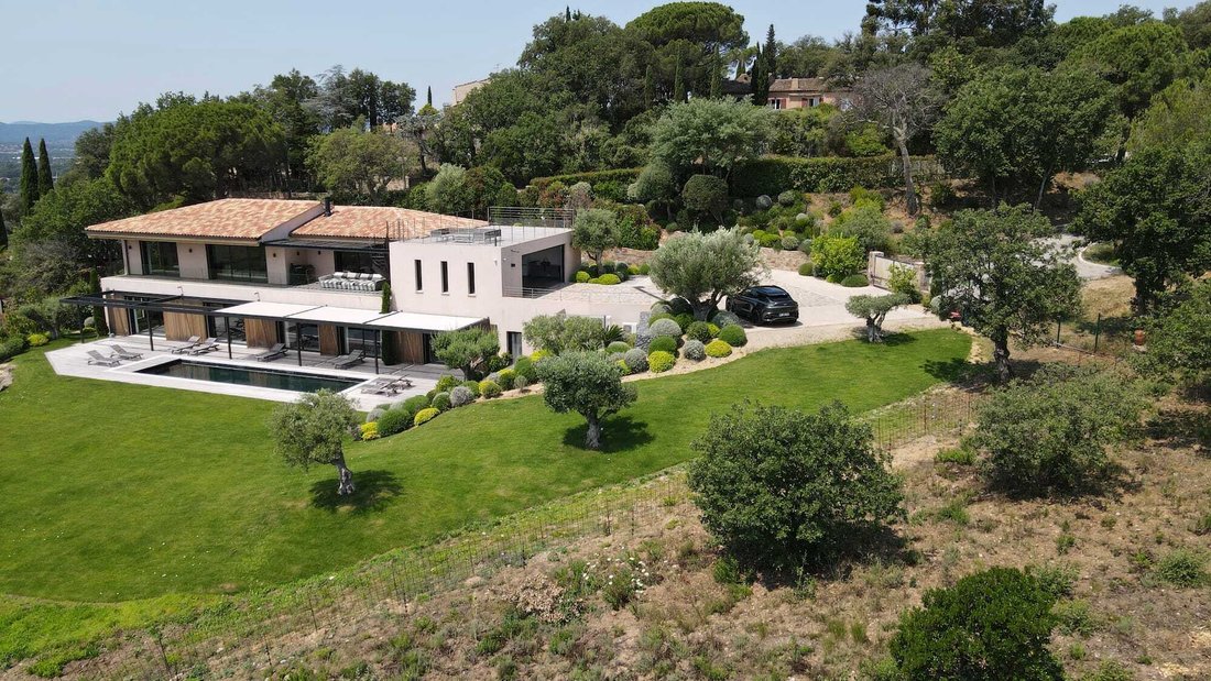 Villa in Grimaud, Provence-Alpes-Côte d'Azur, France 1 - 13245930
