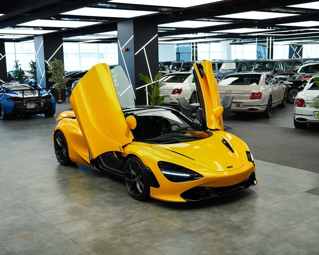 Cabriolet in Dubai, Dubai, United Arab Emirates 1 - 13243618
