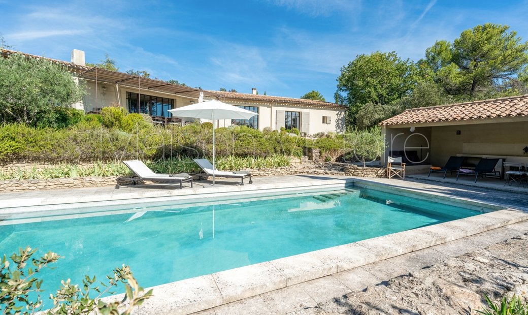 Contemporary Villa In Cabrières D'avignon, Provence Alpes Côte D'azur