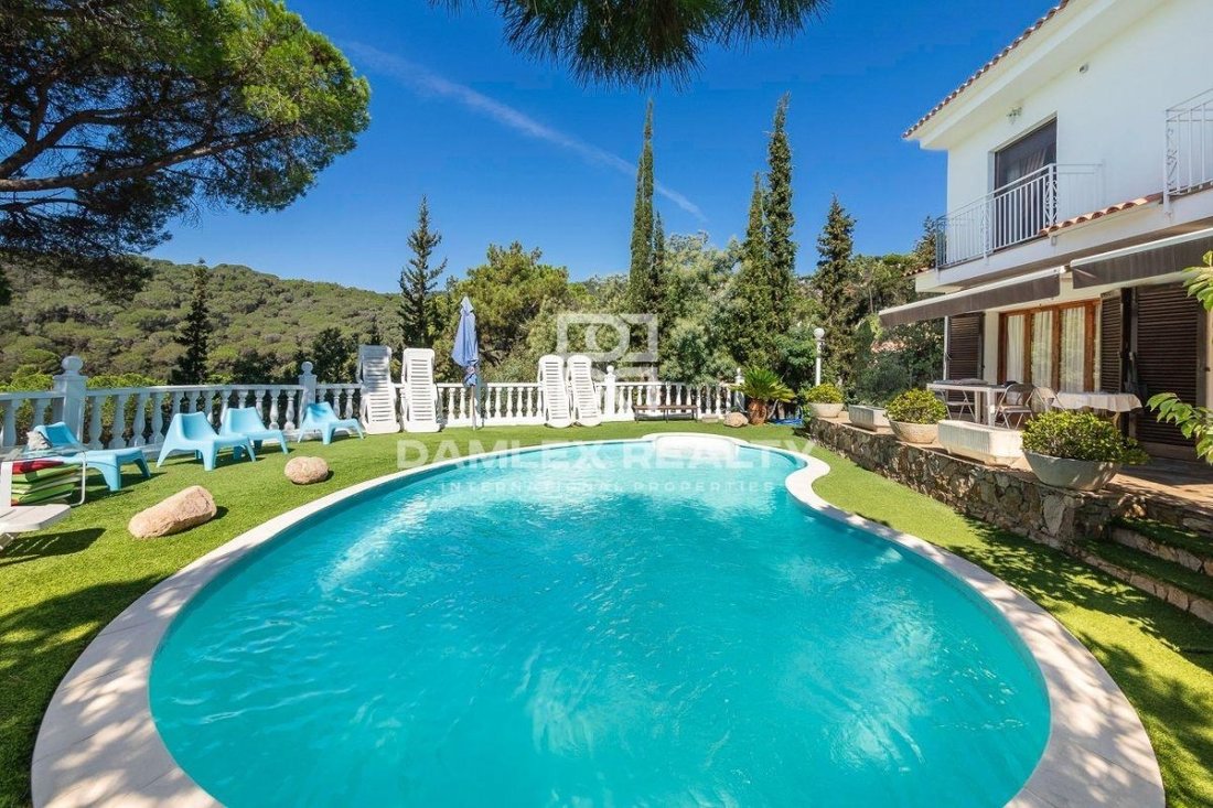 Beautiful House With Tourist License And Sea In Lloret De Mar, Catalonia, Spain For Sale (13240732)