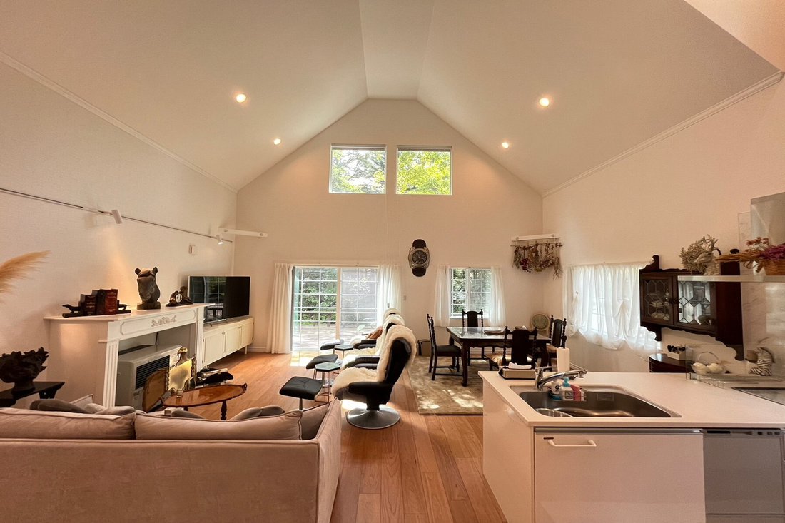 Karuizawa Minamigaoka Residence In Karuizawa, Nagano, Japan For Sale