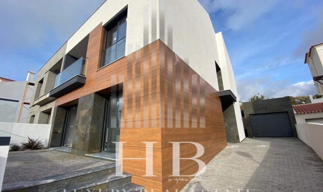 House 4 Bedrooms Triplex Sale Mafra In Ericeira, Lisbon, Portugal For