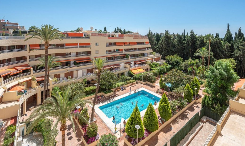 Parque Marbella, 5th Floor Apartment With 5 In Marbella, Andalusia, Spain For Sale (13240361)