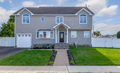 House in Massapequa Park, New York, United States 1