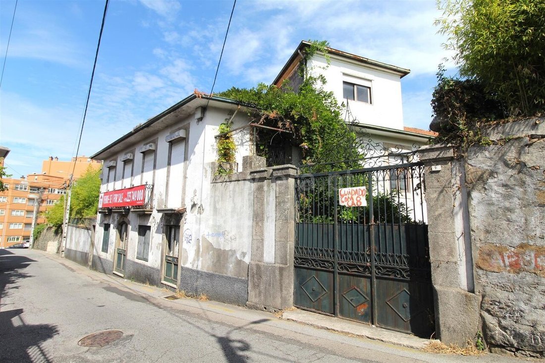Farm Ranch in Oliveira do Douro, Porto District, Portugal 1 - 13113425