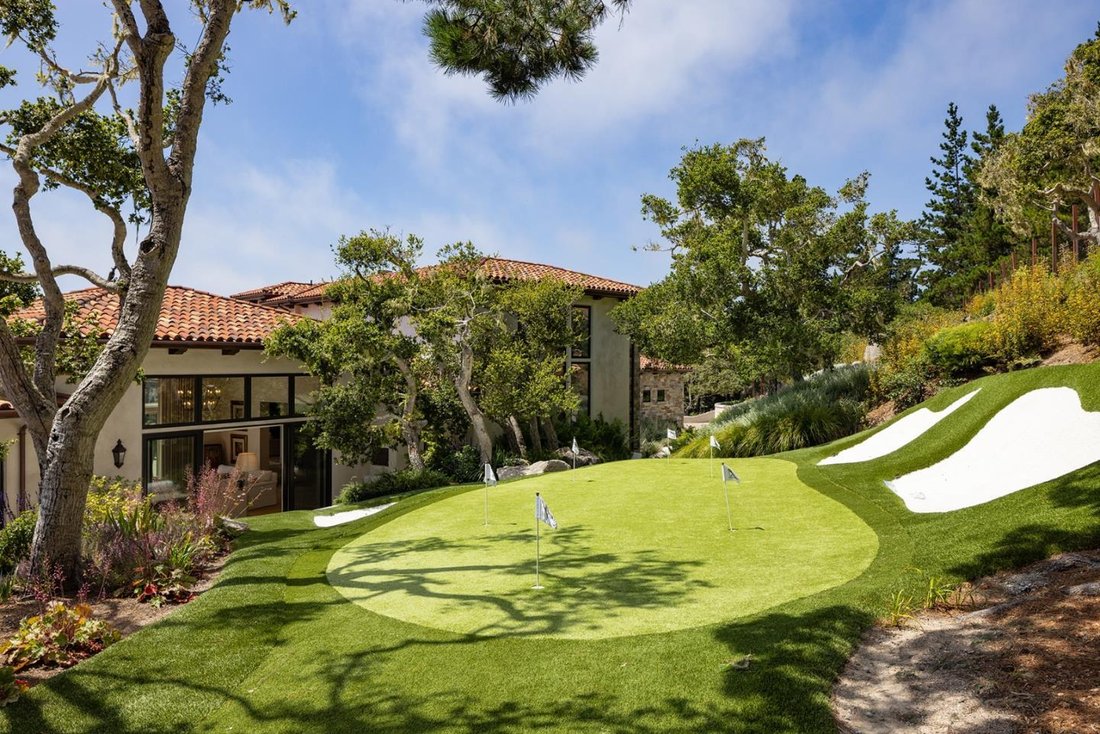 5 Bedrooms Single Family In Del Monte Forest, California, United States