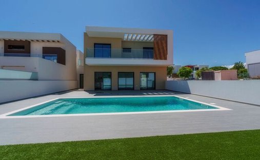 House in Quarteira, Algarve, Portugal 1
