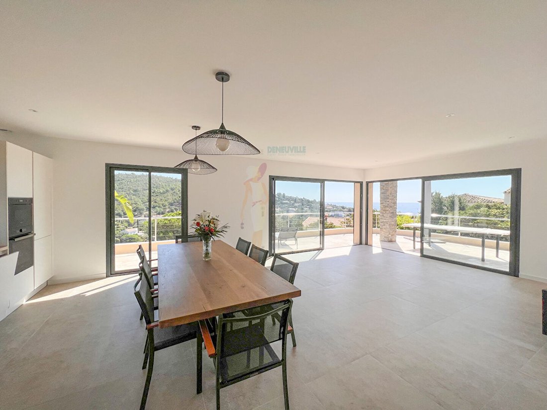 House For Sale, In Roquebrune Sur Argens, Provence Alpes Côte D'azur