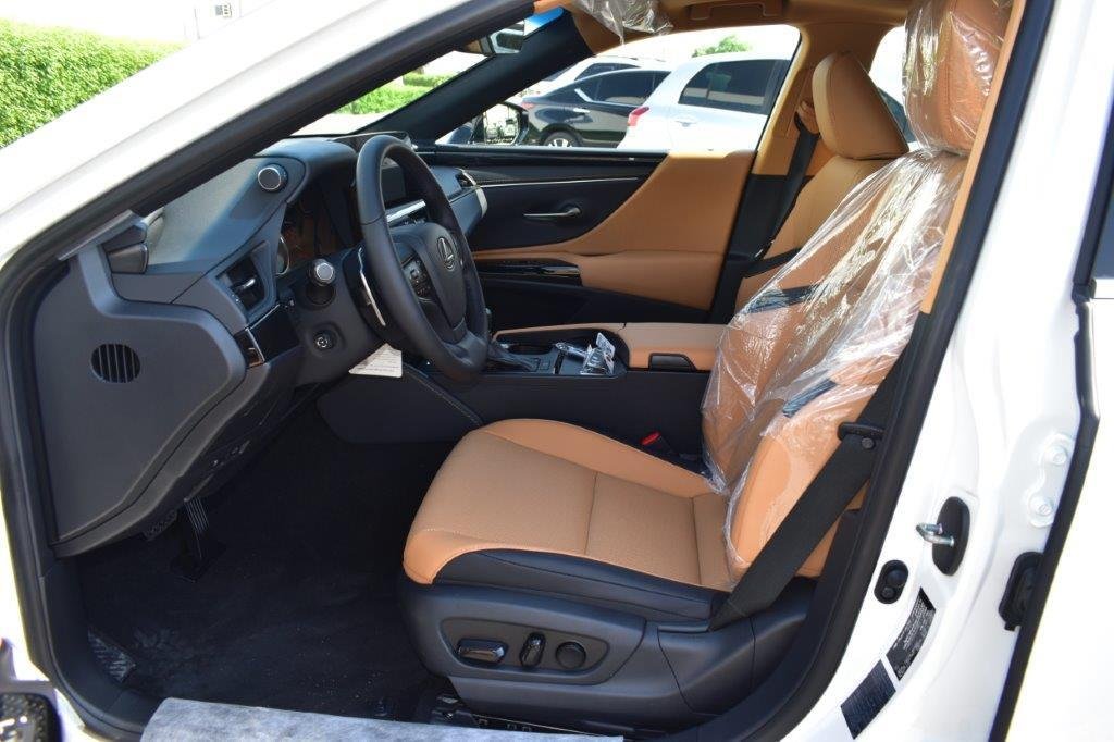 Sedan in Dubai, Dubai, United Arab Emirates 4 - 13247297