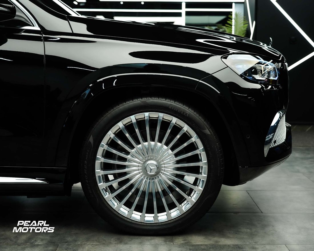 Suv in Dubai, Dubai, United Arab Emirates 4 - 13247351
