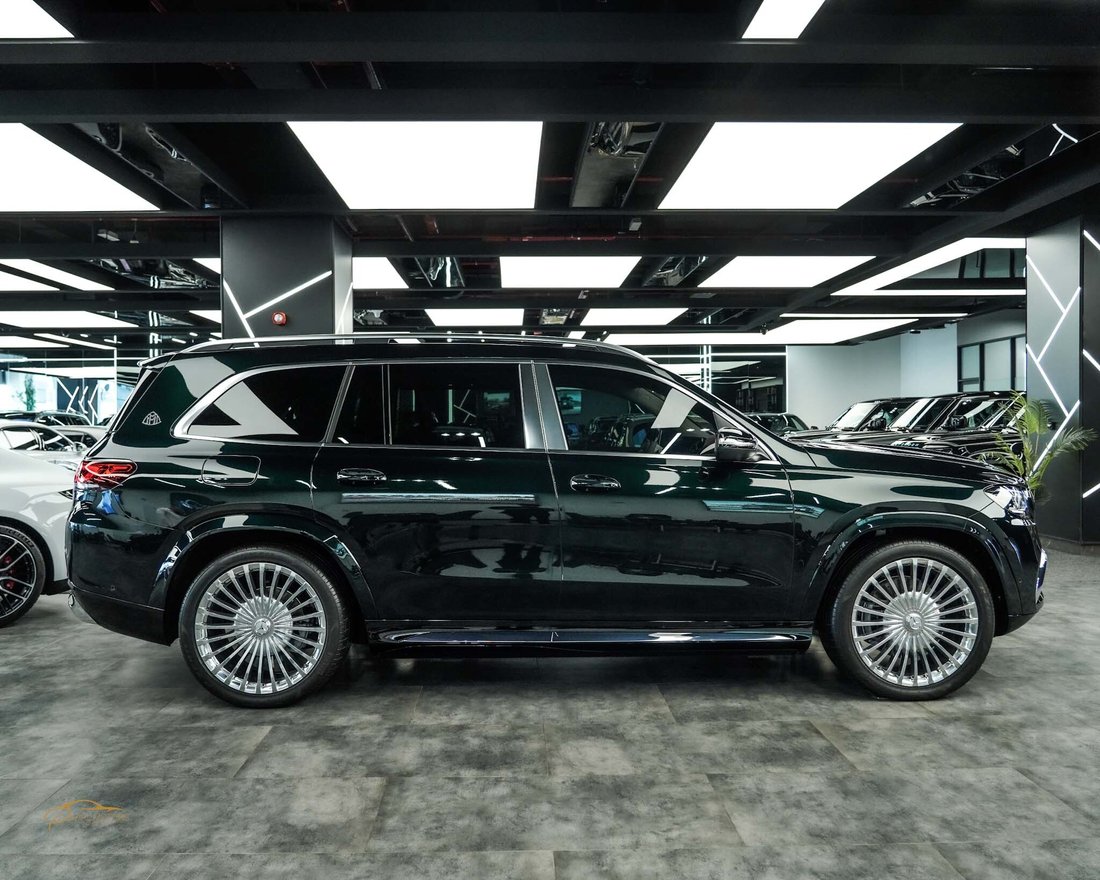 Suv in Dubai, Dubai, United Arab Emirates 4 - 13247352