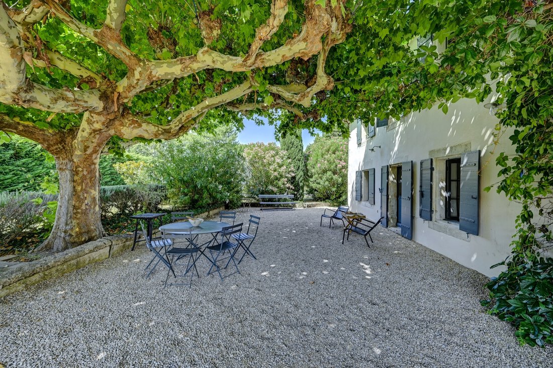 House in Saint-Rémy-de-Provence, Provence-Alpes-Côte d'Azur, France 2 - 13248396