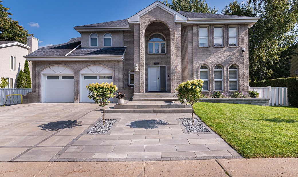 Luxurious House In Ste Thérèse In Sainte Thérèse, Canada For Sale