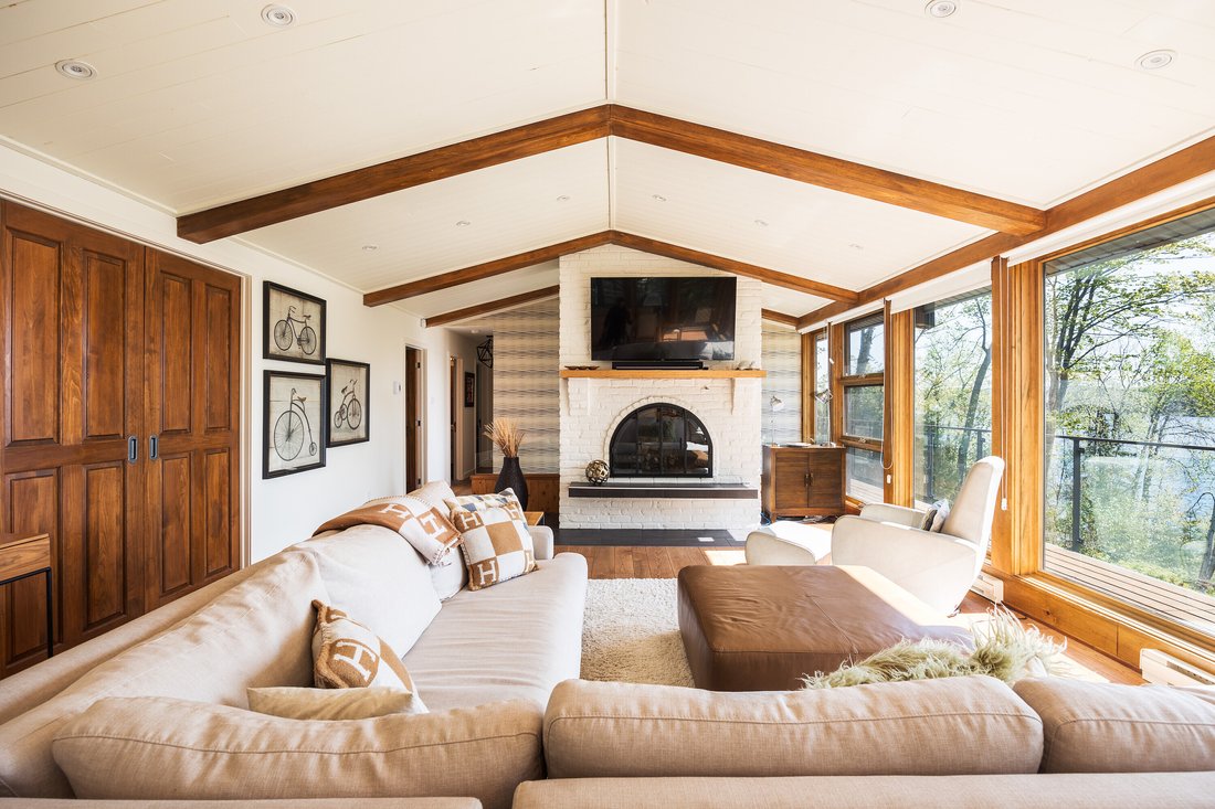 Exquisite Country Home In Estérel, Quebec, Canada For Sale (13248363)