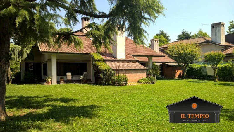 Villa in Creazzo, Veneto, Italy 2 - 13252830