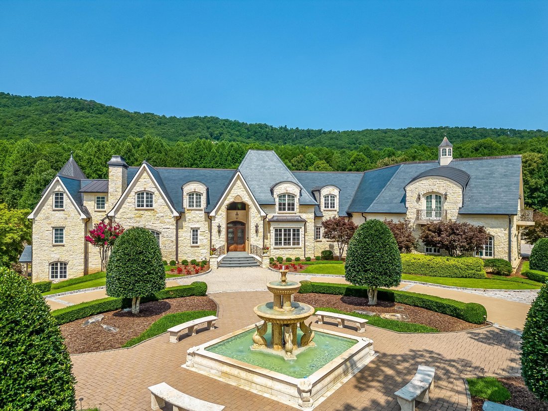 6 Bedrooms Single Family Detached In Dalton, United States For Sale (13253021)